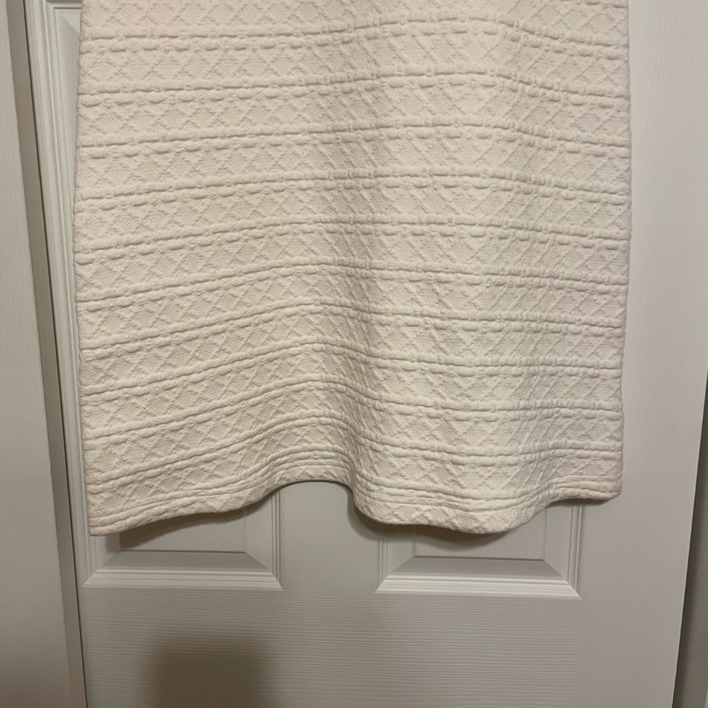 *J. McLaughlin White Textured Shift Dress - Size Small - Picture 3 of 7
